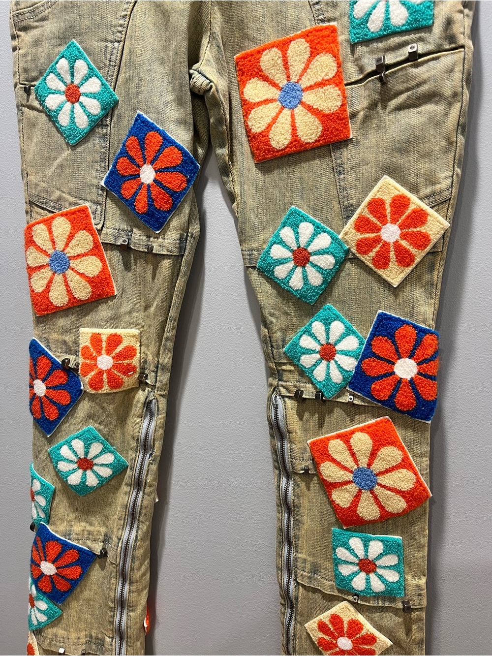 GUAPI Vintage Flowers Denim Stacked Jeans Men’s Size 34 Khaki Patchwork Flared - Picture 3 of 16